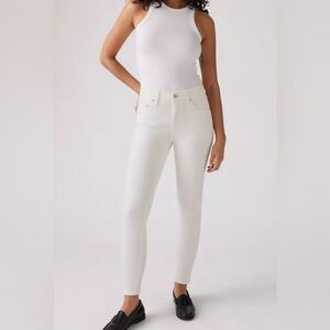 Levi's 721 High Rise Skinny Jeans In White